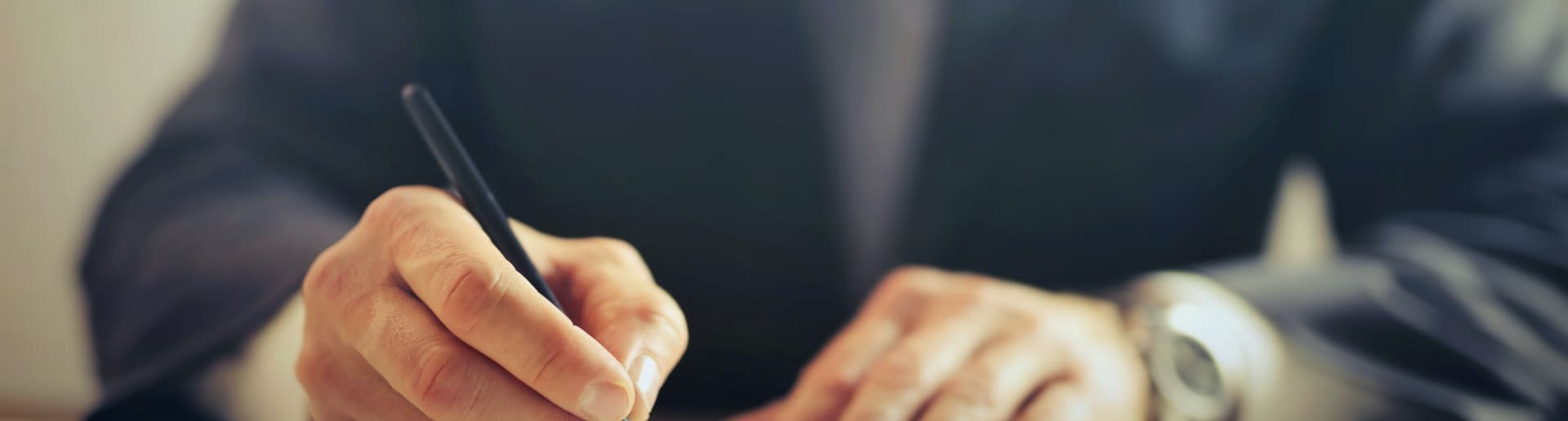 Qui est titulaire du droit de brevet ?