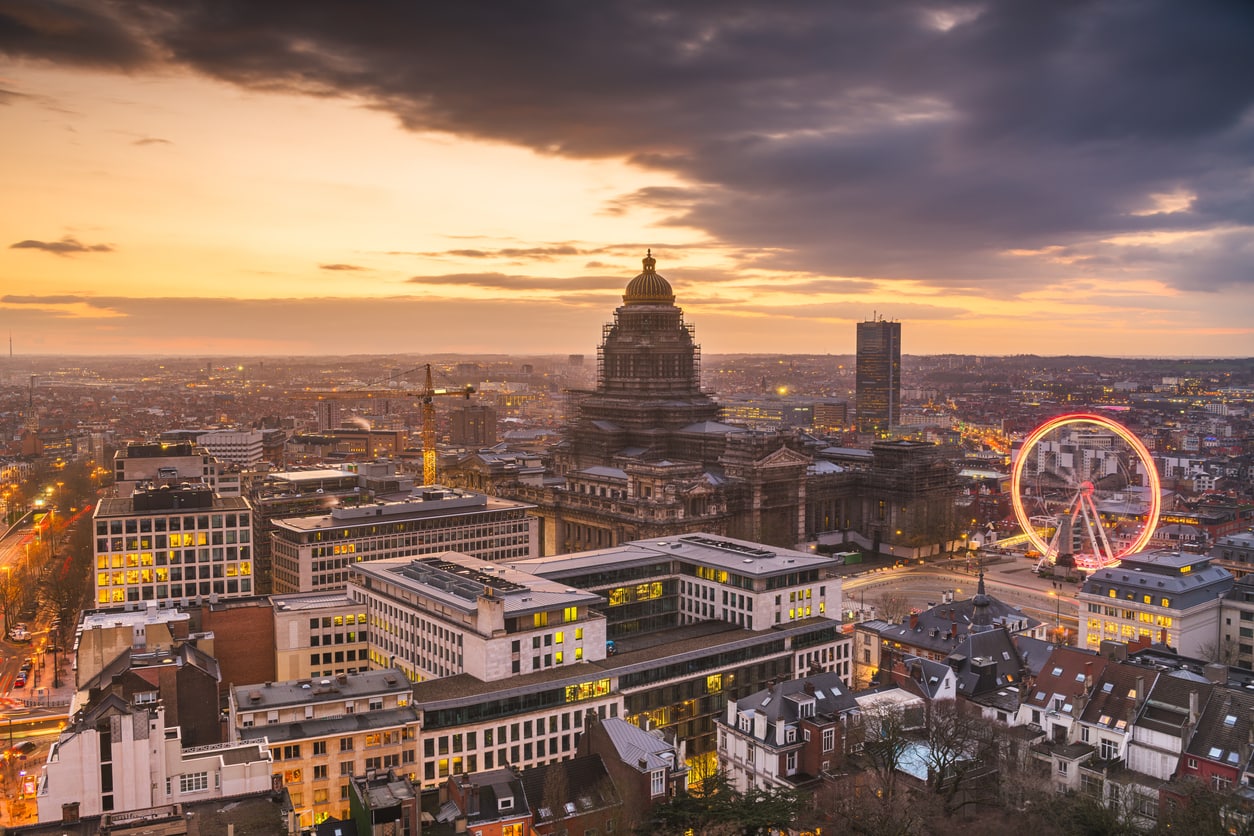 Paysage bruxellois et Palais de justice. Avocat à Waterloo
